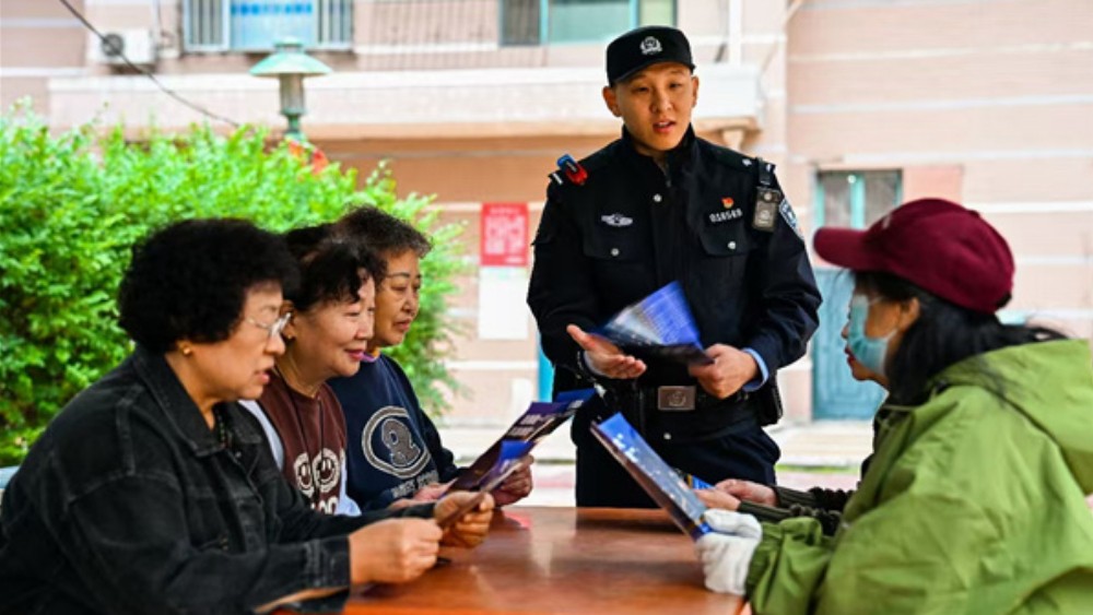 “什么是黑恶、去哪里举报，心里都明白了”｜冰城公安扫黑除恶普法走进社区