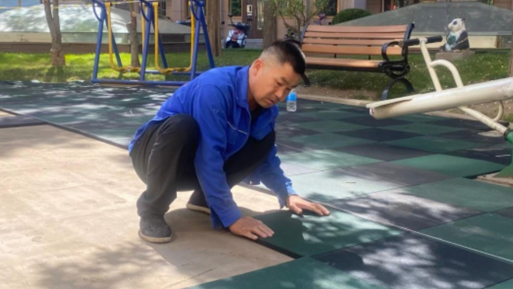 银川市兴庆区康平社区：小地垫换出大安心 童乐园玩出好心情