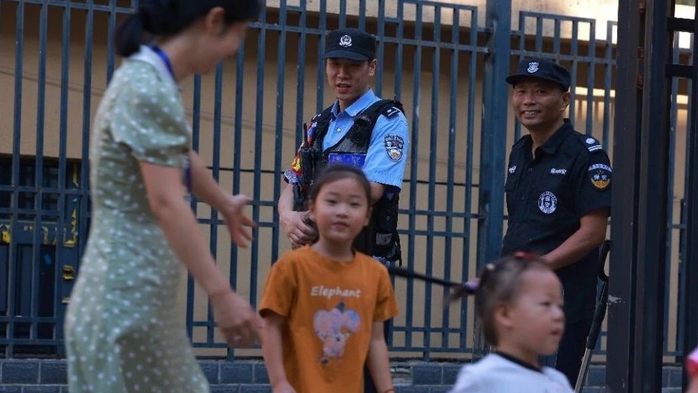 南昌公安：小胡警官的“忙碌日”