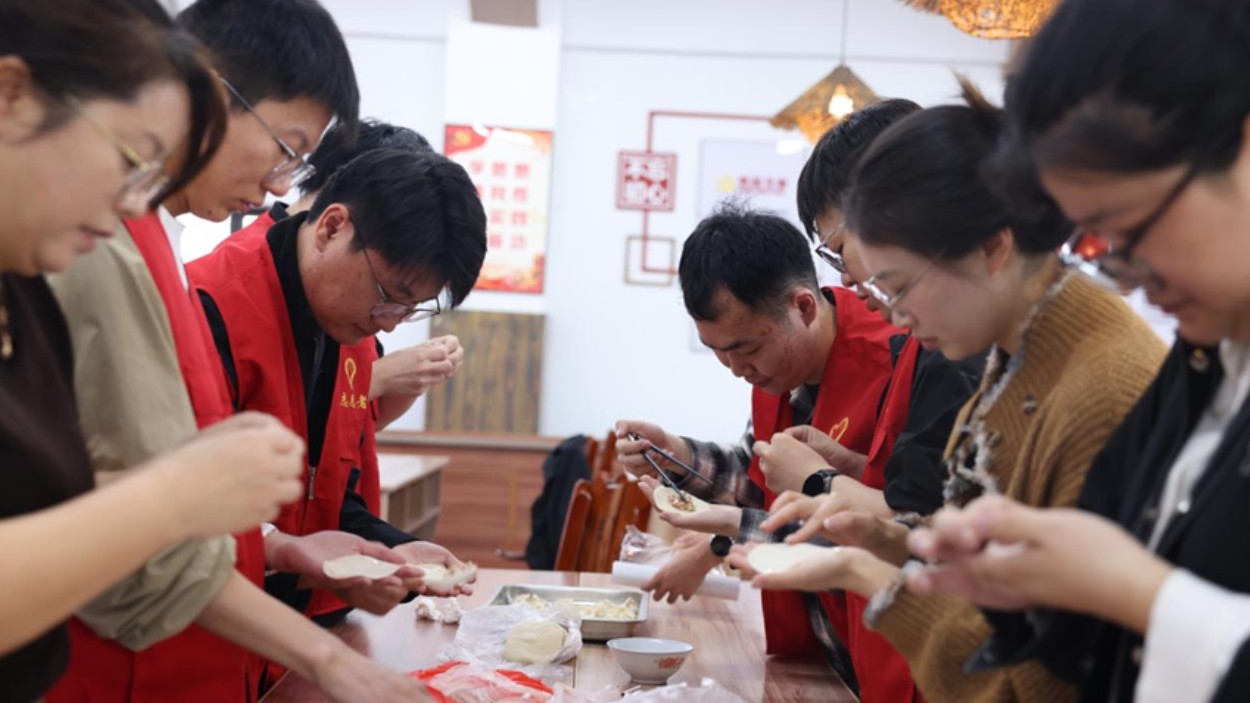 盐城刘庄镇：重阳敬老传美德   移风易俗树新风