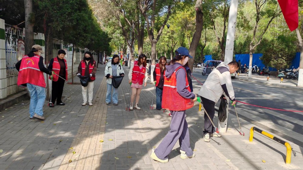 银川市金凤区清馨苑社区：秋冬爱卫不松懈 干干净净护家园