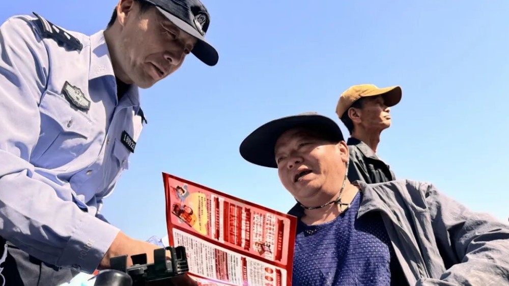 主防根基筑得牢 平安画卷绘得新