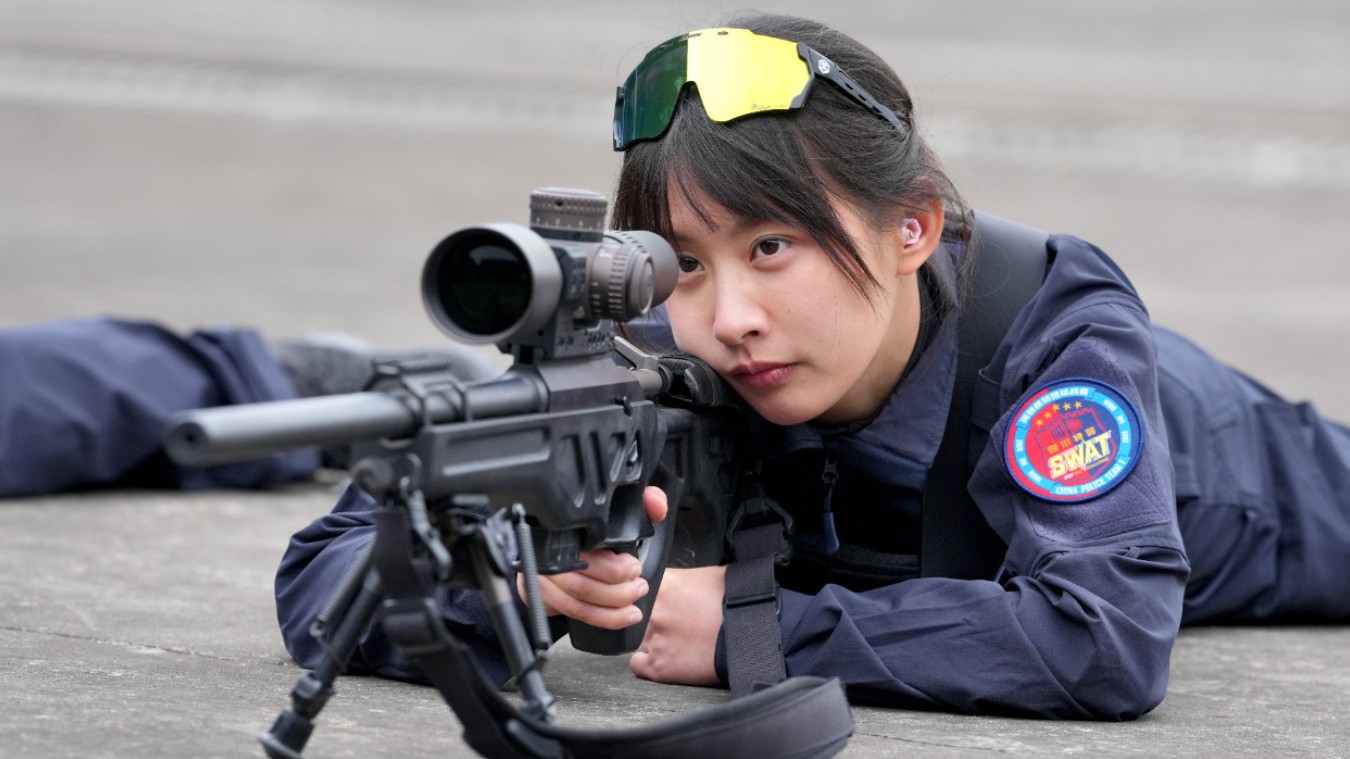 飒！没有枪高的“小土豆”，成了“女枪王”？