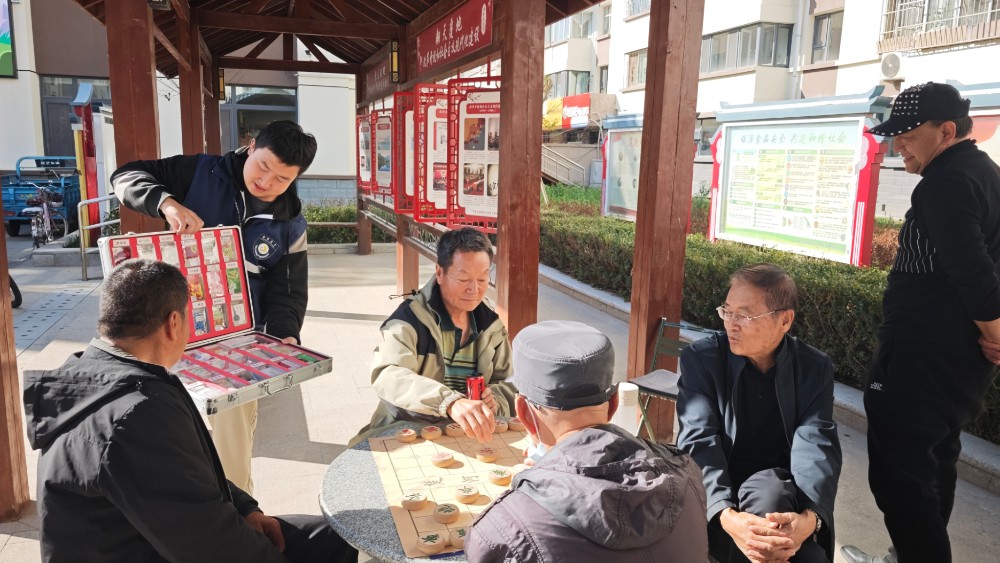 银川市金凤区锦绣苑社区：禁毒宣讲上牌桌 谈笑之间筑防线