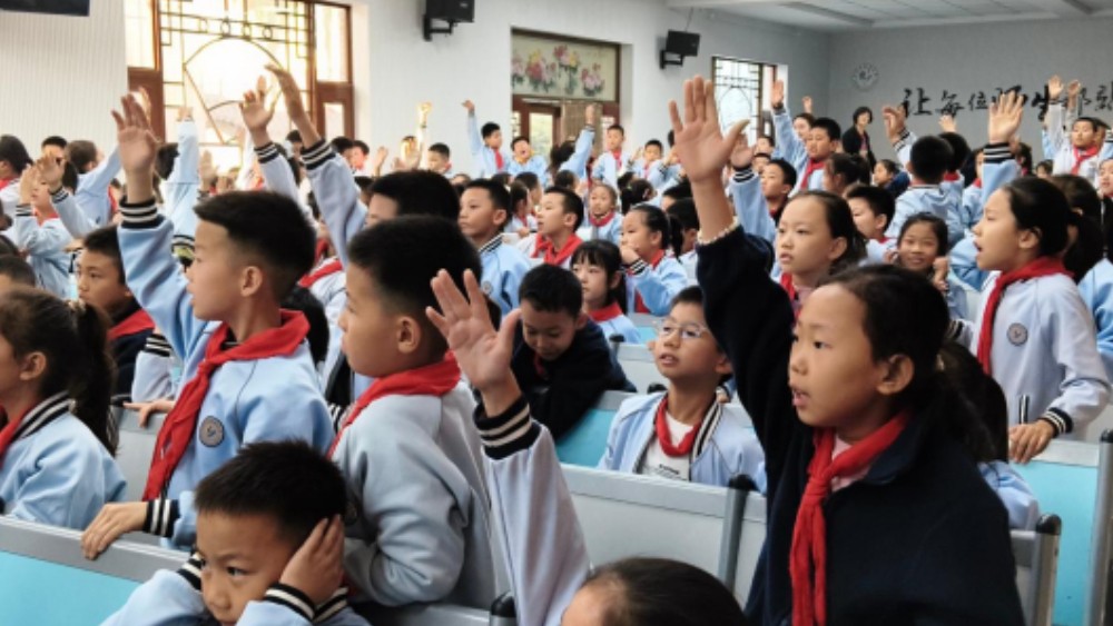 吴忠市利通区材机社区：科普大篷车进校园 点亮少年科学梦想