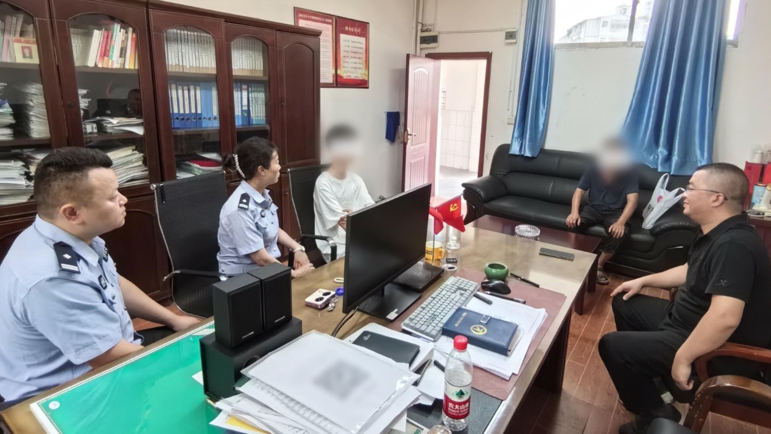 从休学到第一！岳池县公安局朝阳派出所暖心 “护苗” 点亮少年求学路