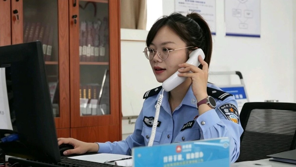 南昌公安为民办实事 户籍民警跨地域协助群众找回早年户籍档案