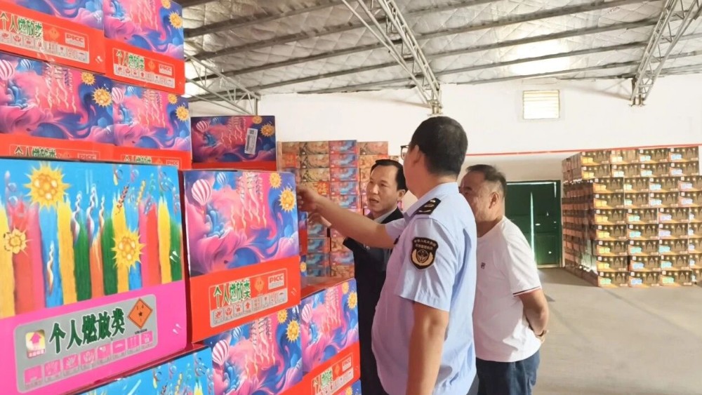 深入企业严监管 精准服务保安全——萍乡市上栗县护航烟花爆竹企业有序生产