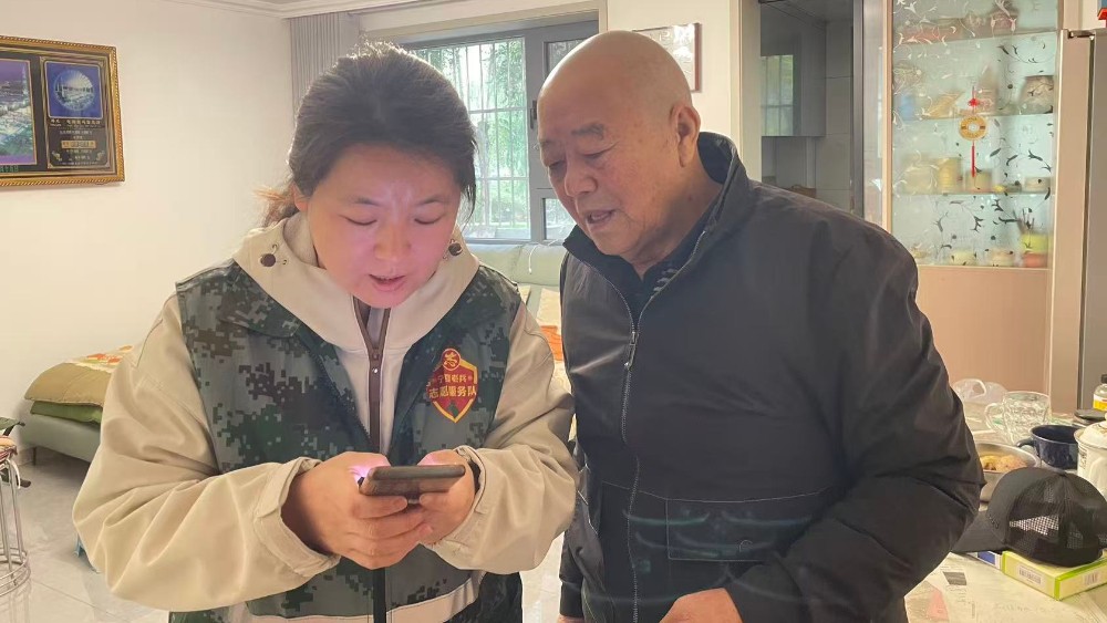 银川市兴庆区雅苑社区：上门认证送关怀 拥军服务暖兵心