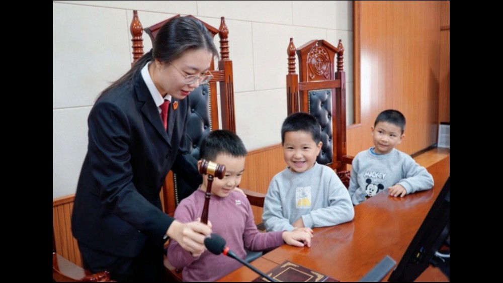 吉林省图们市法院：“小法锤”敲响童年法治梦