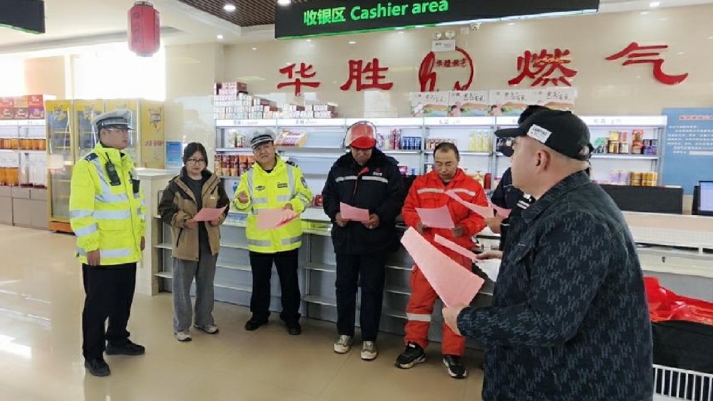 大同交管八大队：排查宣传双到位，拧紧危运“安全阀”
