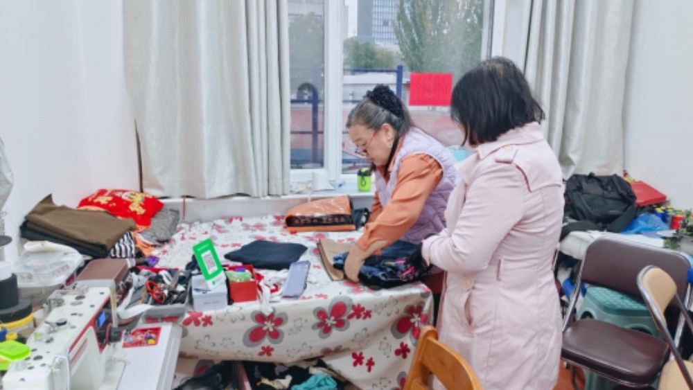 银川市金凤区清馨苑社区：一针一线缝暖意 常态服务惠民生
