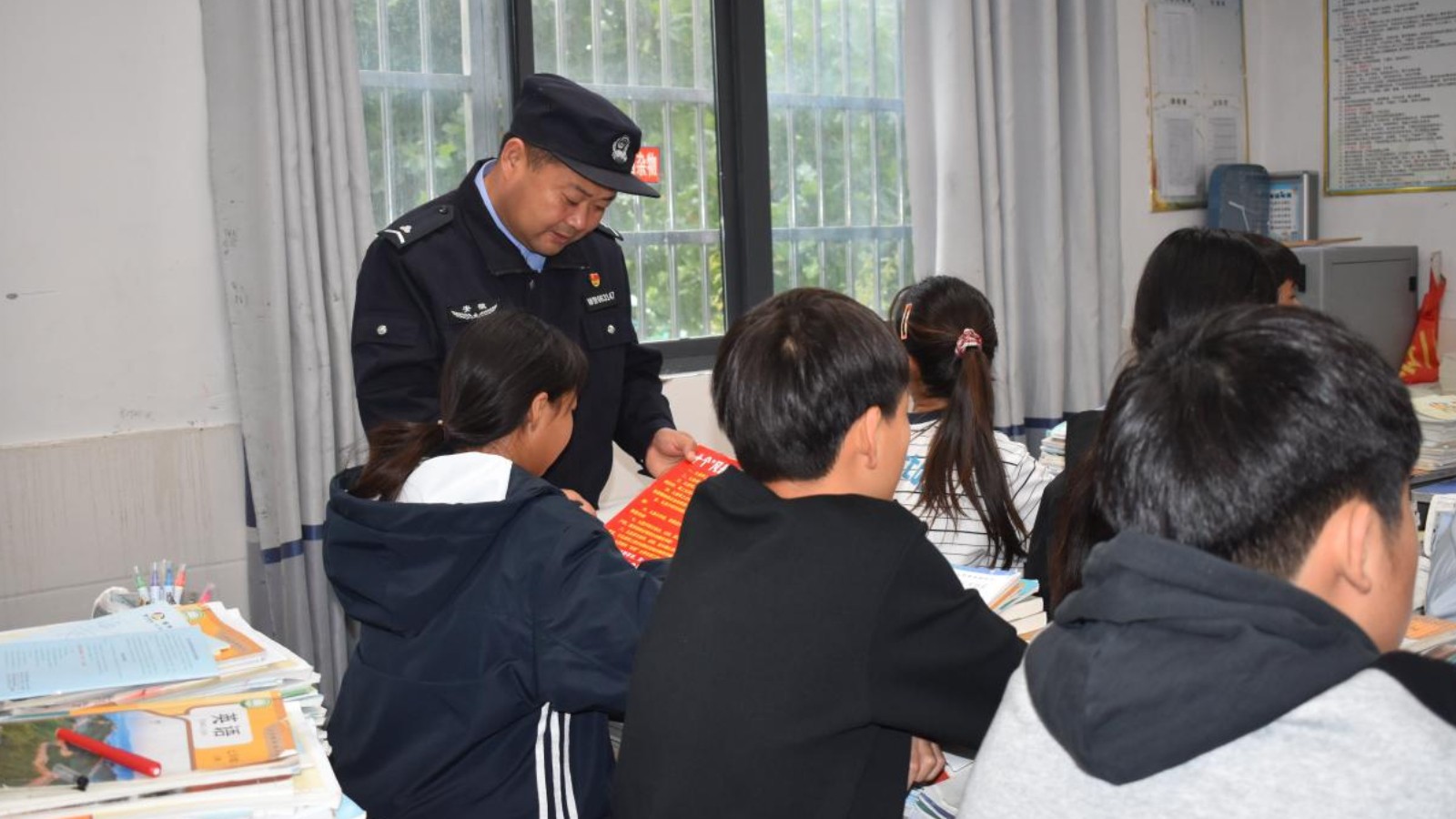 反诈真经进校园 安全守护伴成长