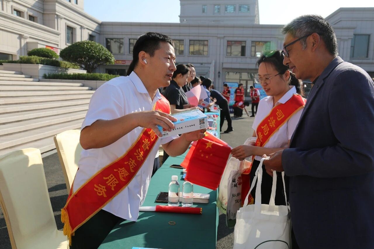 山东潍坊诸城市开展“诸城有我勇担当·平安共建迎国庆”主题法治宣传活动