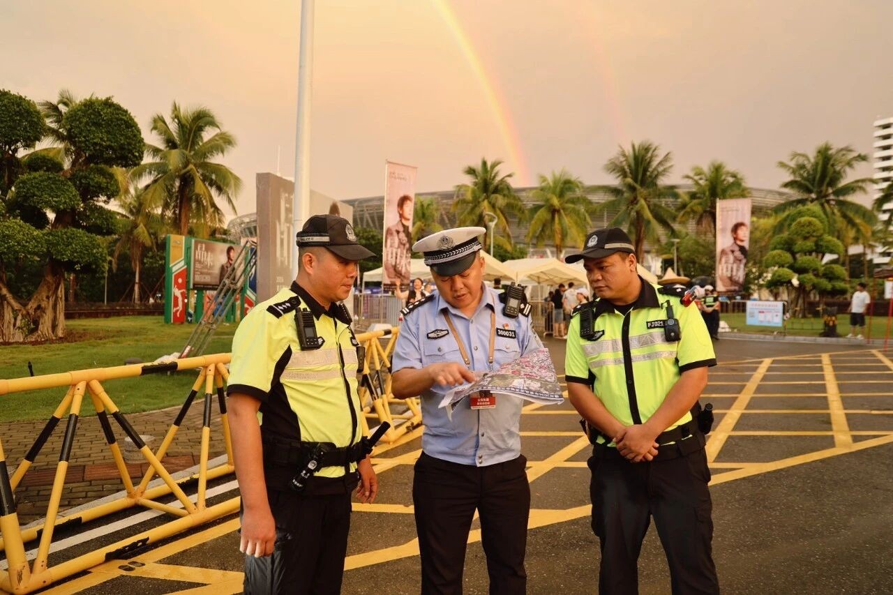 海南儋州交警圆满完成演唱会交通安保任务