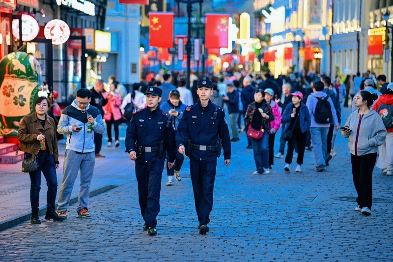 统筹部署全警联动 龙江公安护航群众平安欢度国庆