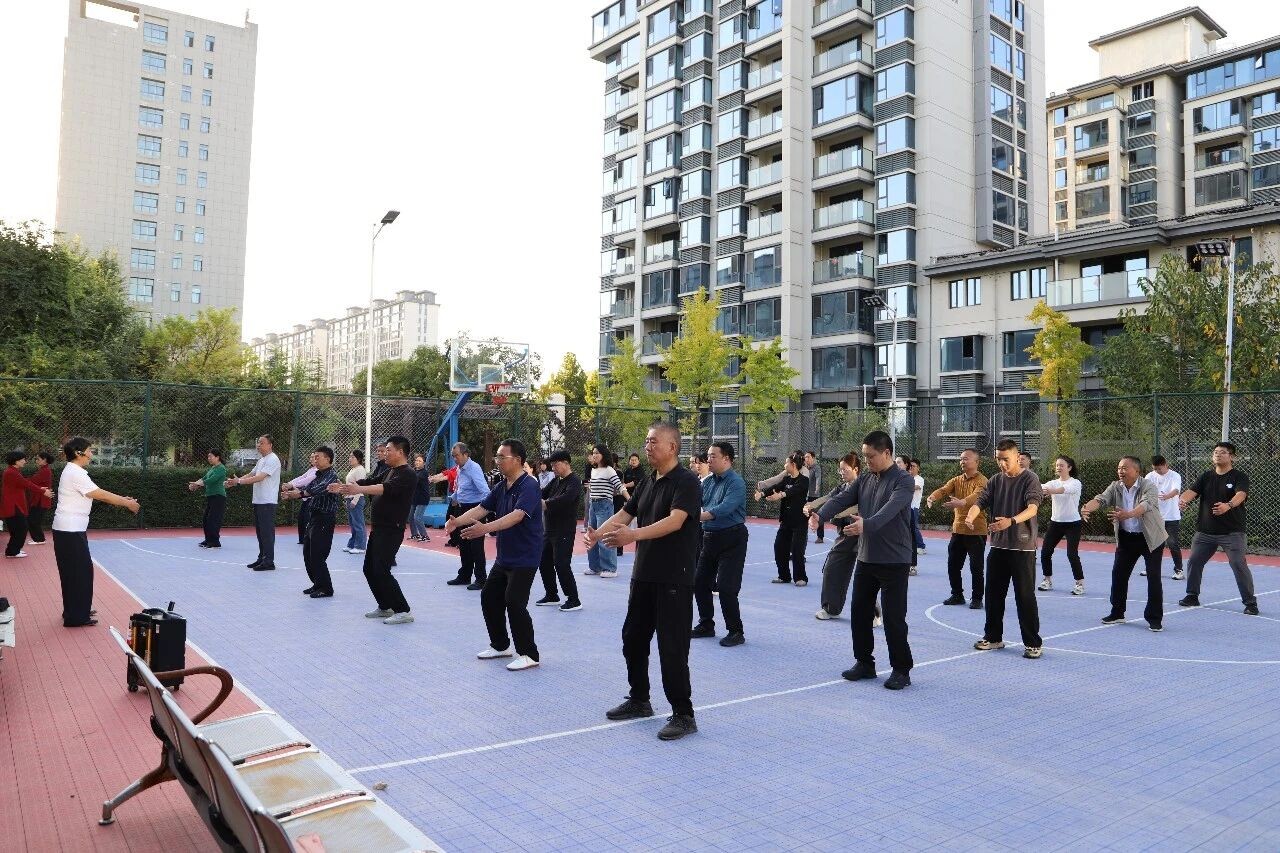 河南洛宁法院开展八段锦学习活动 为干警身心健康“充电赋能”