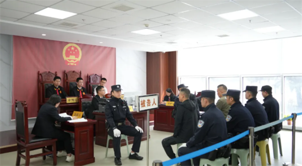 陕西未央人民法院在综治中心公开审理一起销售假冒注册商标的商品案