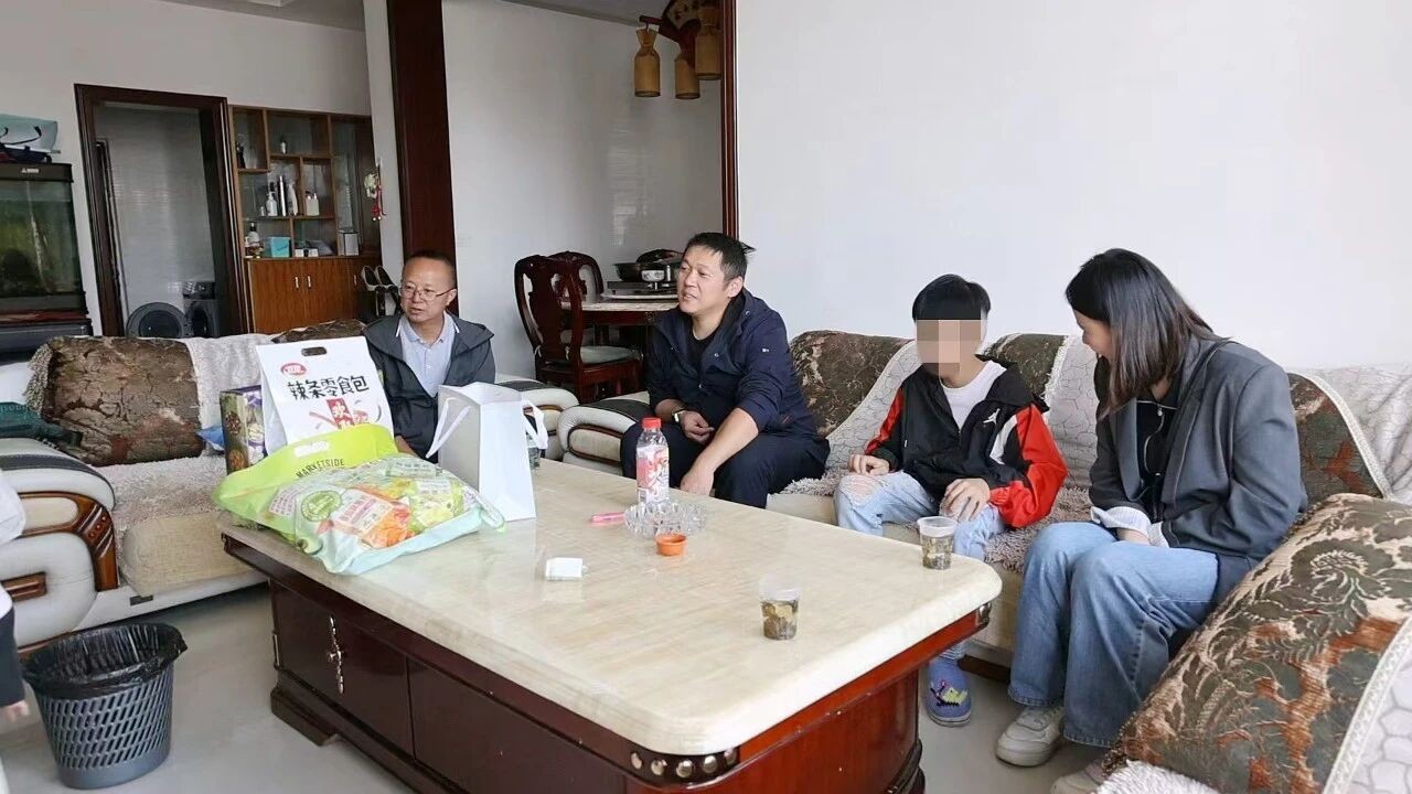 暖心走访送温情 精准帮扶护成长——六盘水监狱联合民盟六盘水市委开展罪犯未成年子女走访关爱活动