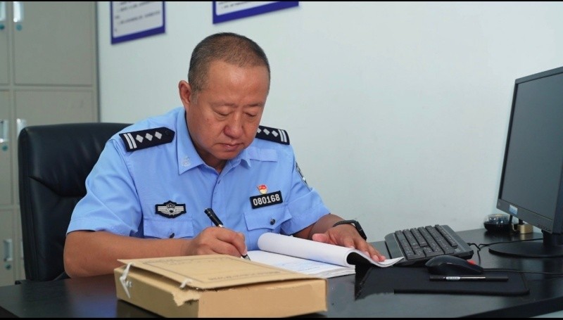 从“破案利刃”到“平安坚盾”——李晓辉的“变”与“不变”
