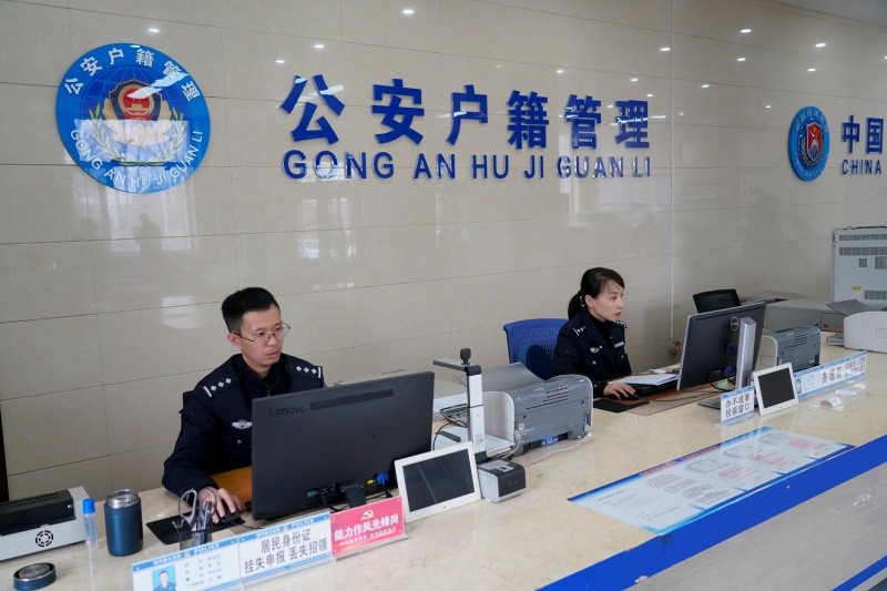 科技赋能“满意拍” 拍出群众“高颜值”——黑龙江省双鸭山市饶河县公安局启用身份证智能人像采集设备