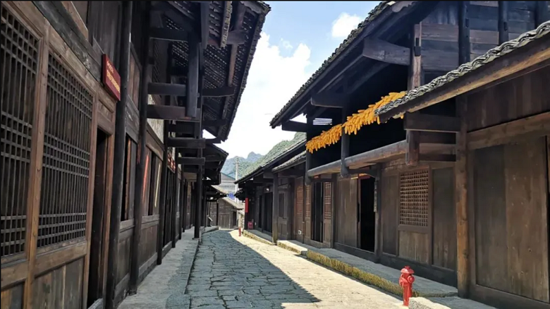 湖北省鹤峰县五里坪法庭：“法理+情理+红色家风”调解工作法纪实