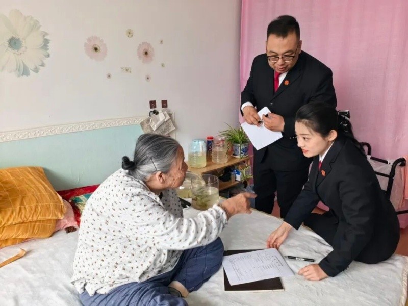 黑龙江省大庆市萨尔图区人民法院：“敬老月”上门立案 “心诉服”情暖夕阳