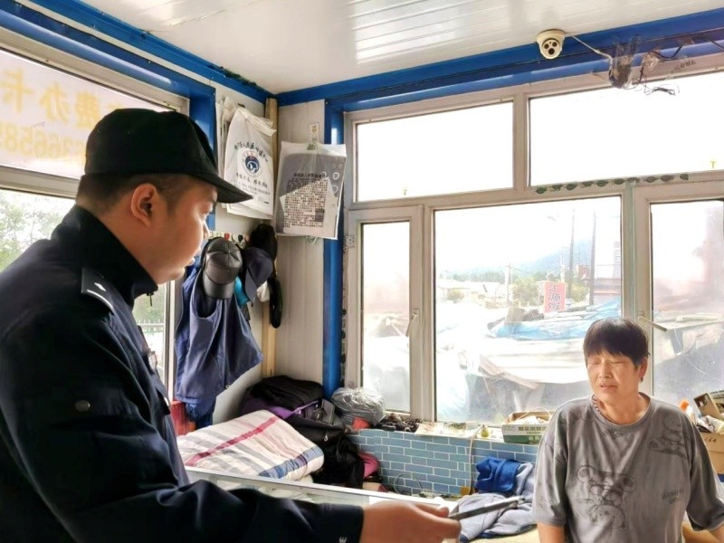 金秋护农忙 警色暖民心——黑龙江省林区公安局东方红分局五林洞派出所为秋收筑牢安全“防火墙”