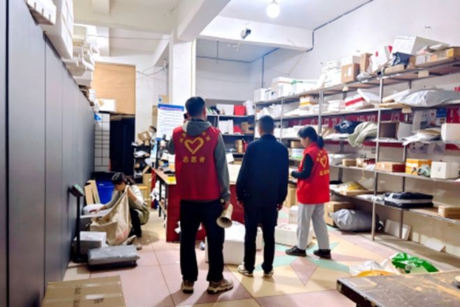 湖南桃源县架桥镇：“夜”守万家灯火 “巡”护一方平安