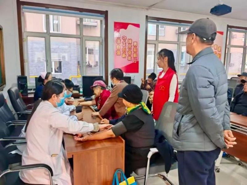 黑龙江省共青团宝清县委联合开展爱心义诊志愿服务活动
